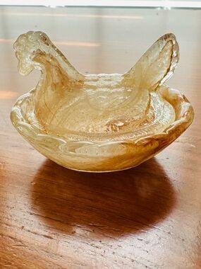Chocolate swirl (rare) glass mini hen on nest (2.5”)